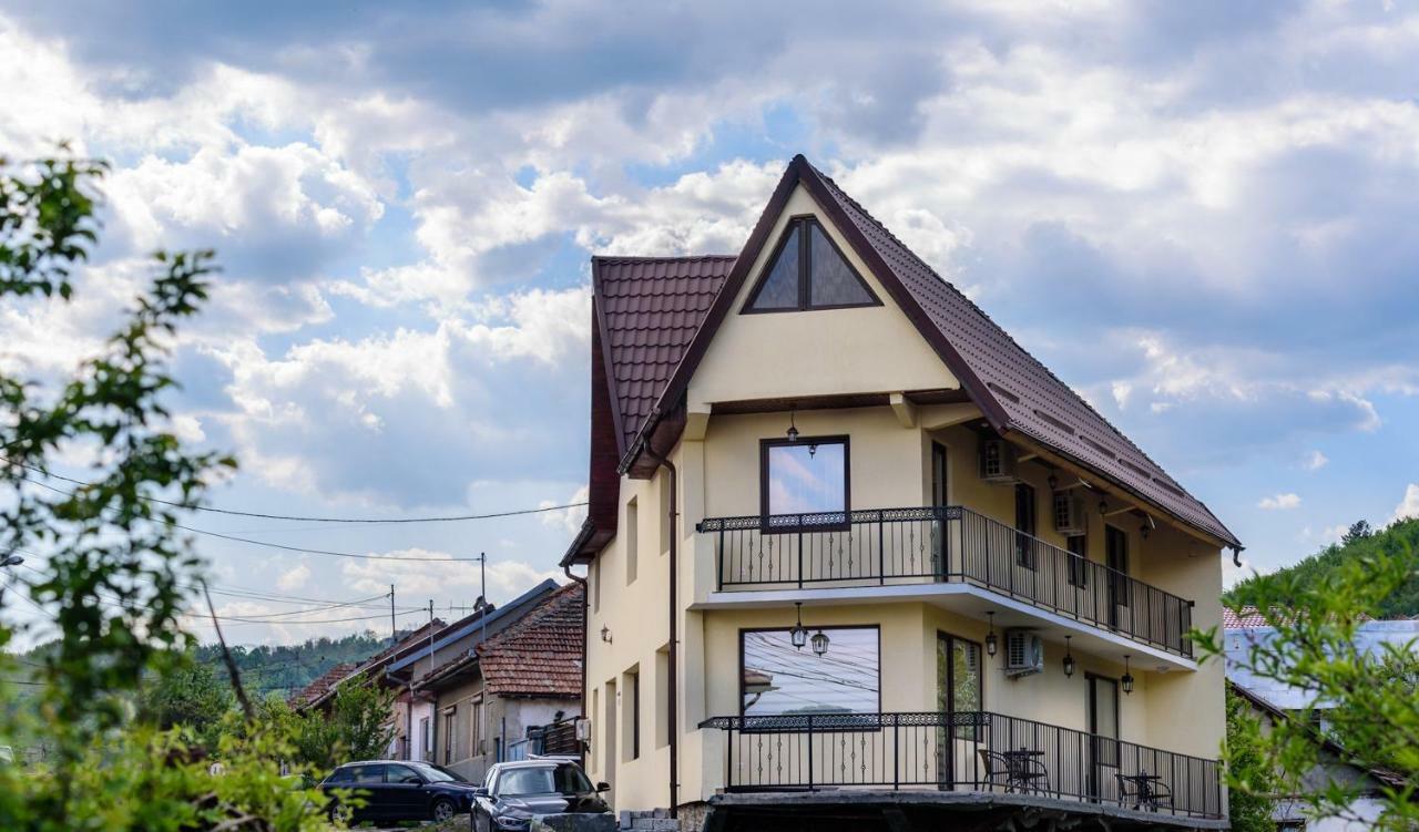 Apartamento Casa Sky Orşova Exterior foto